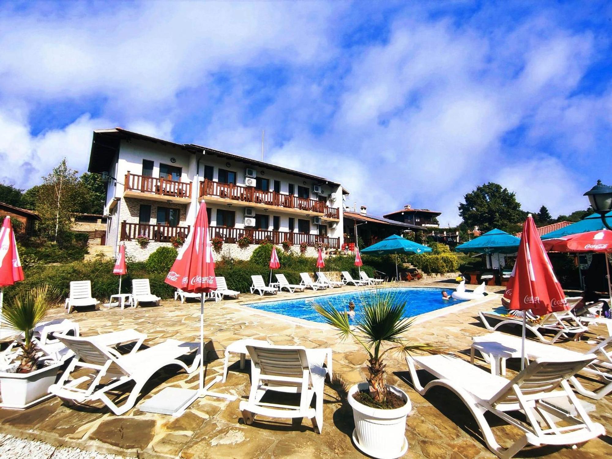 Hotel Family Complex Krisbo Donkovtsi Exterior foto
