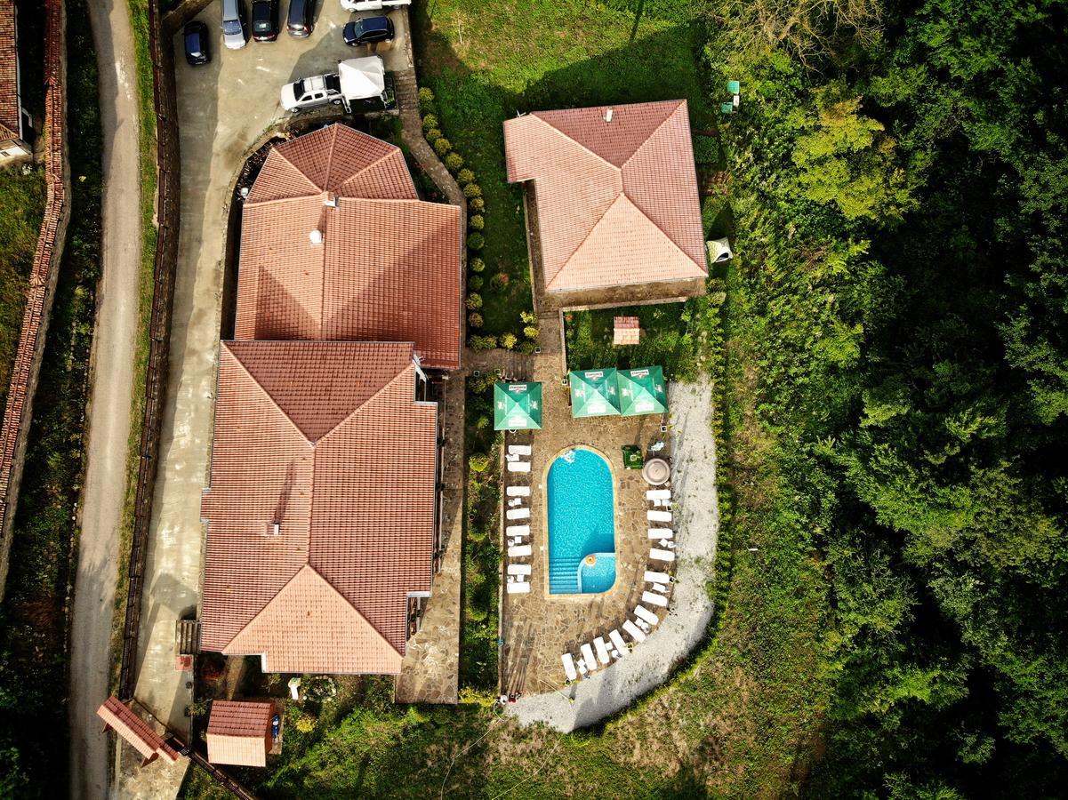 Hotel Family Complex Krisbo Donkovtsi Exterior foto