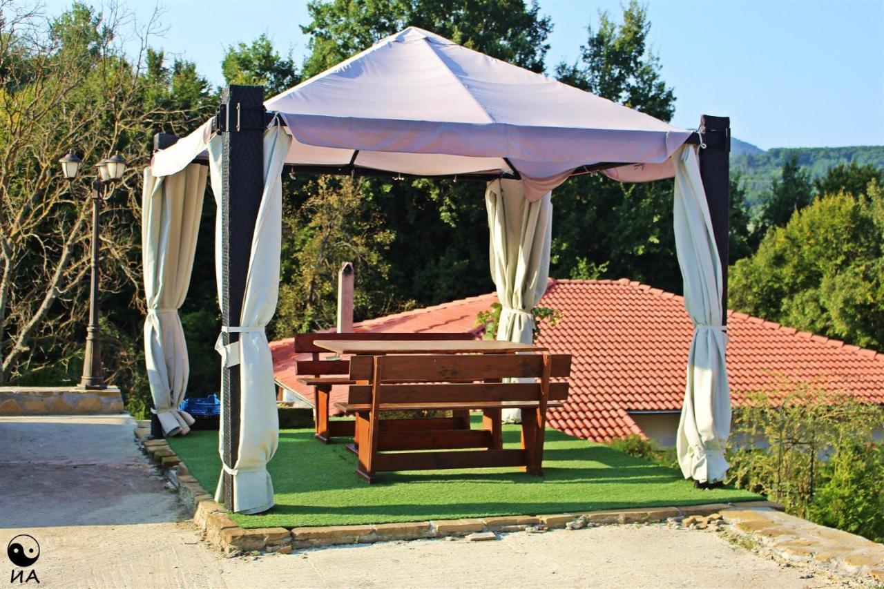 Hotel Family Complex Krisbo Donkovtsi Exterior foto