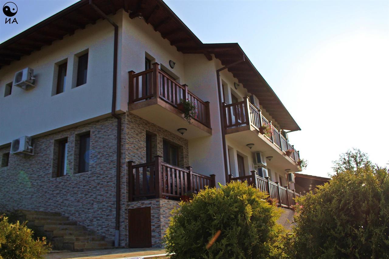 Hotel Family Complex Krisbo Donkovtsi Exterior foto